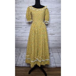 1950s cottagecore floral basque waisted dress